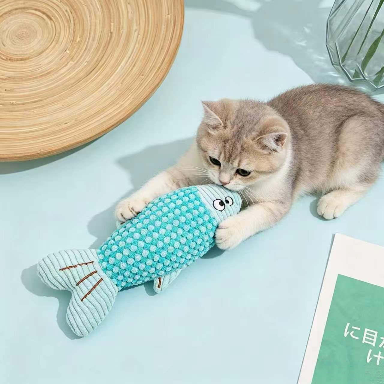 لعبة سمكة محشوة بالنعناع البري - مراجعة Catnip Toys وسعره